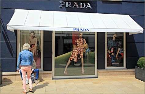 prada roermond outlet.